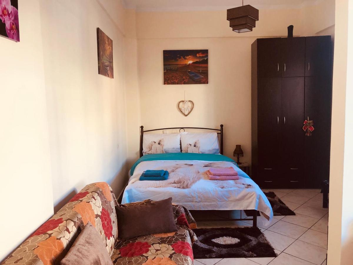See And City Apartment Aigio Esterno foto
