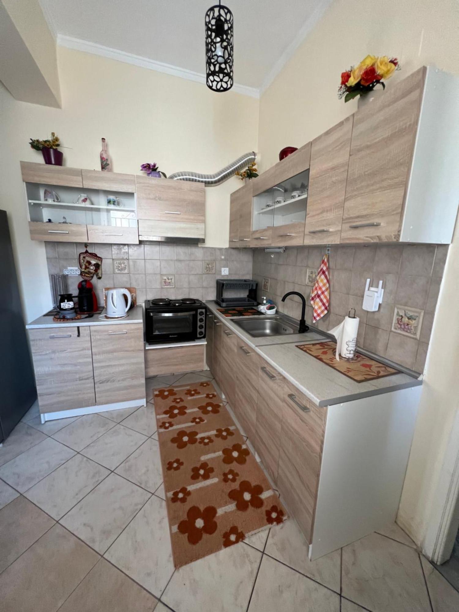 See And City Apartment Aigio Esterno foto