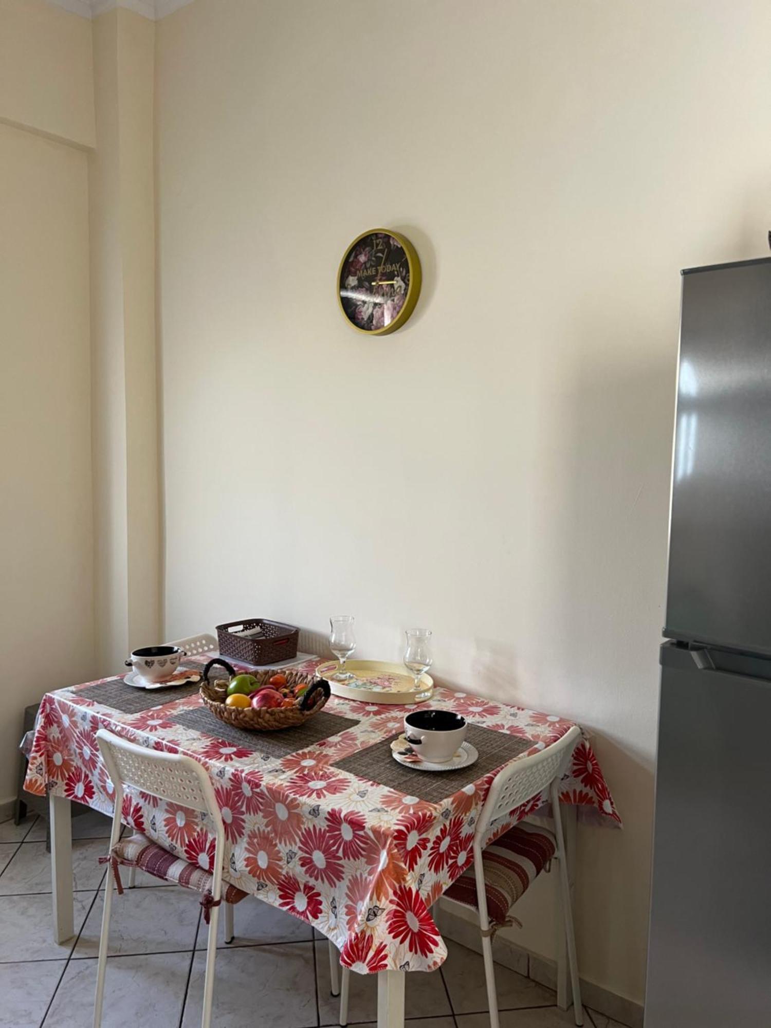 See And City Apartment Aigio Esterno foto