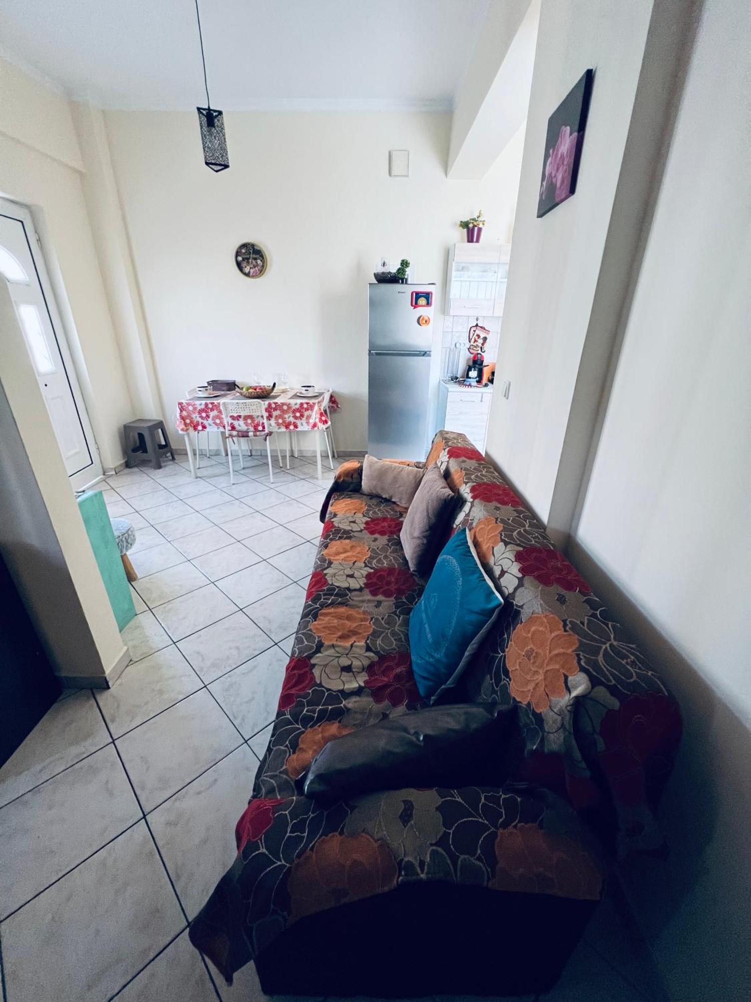 See And City Apartment Aigio Esterno foto