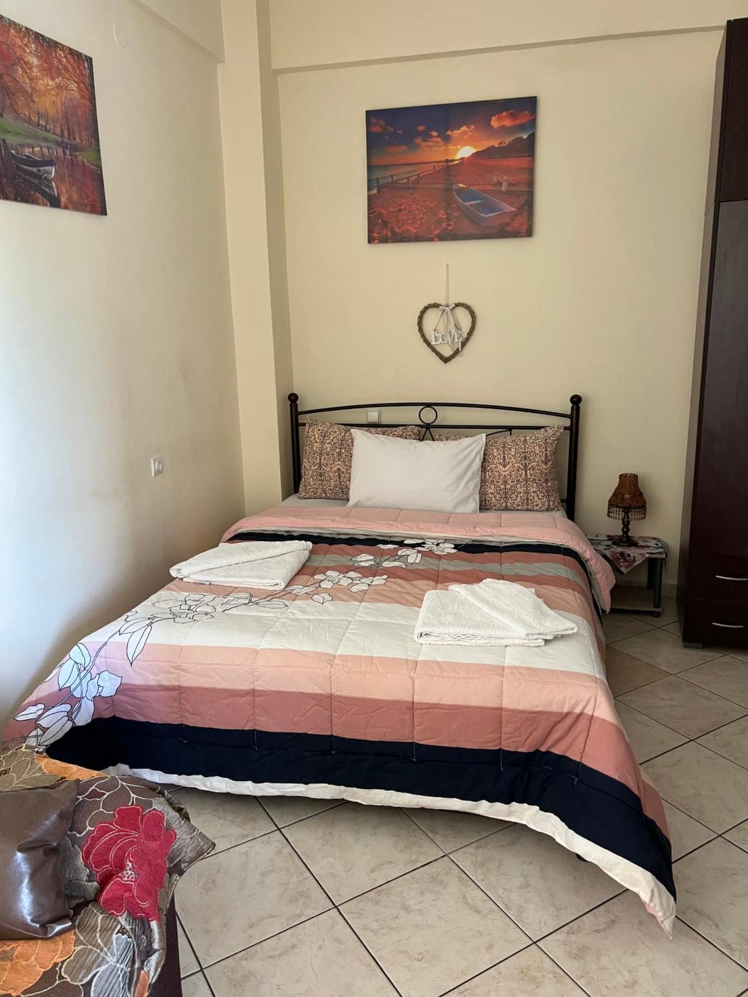 See And City Apartment Aigio Esterno foto