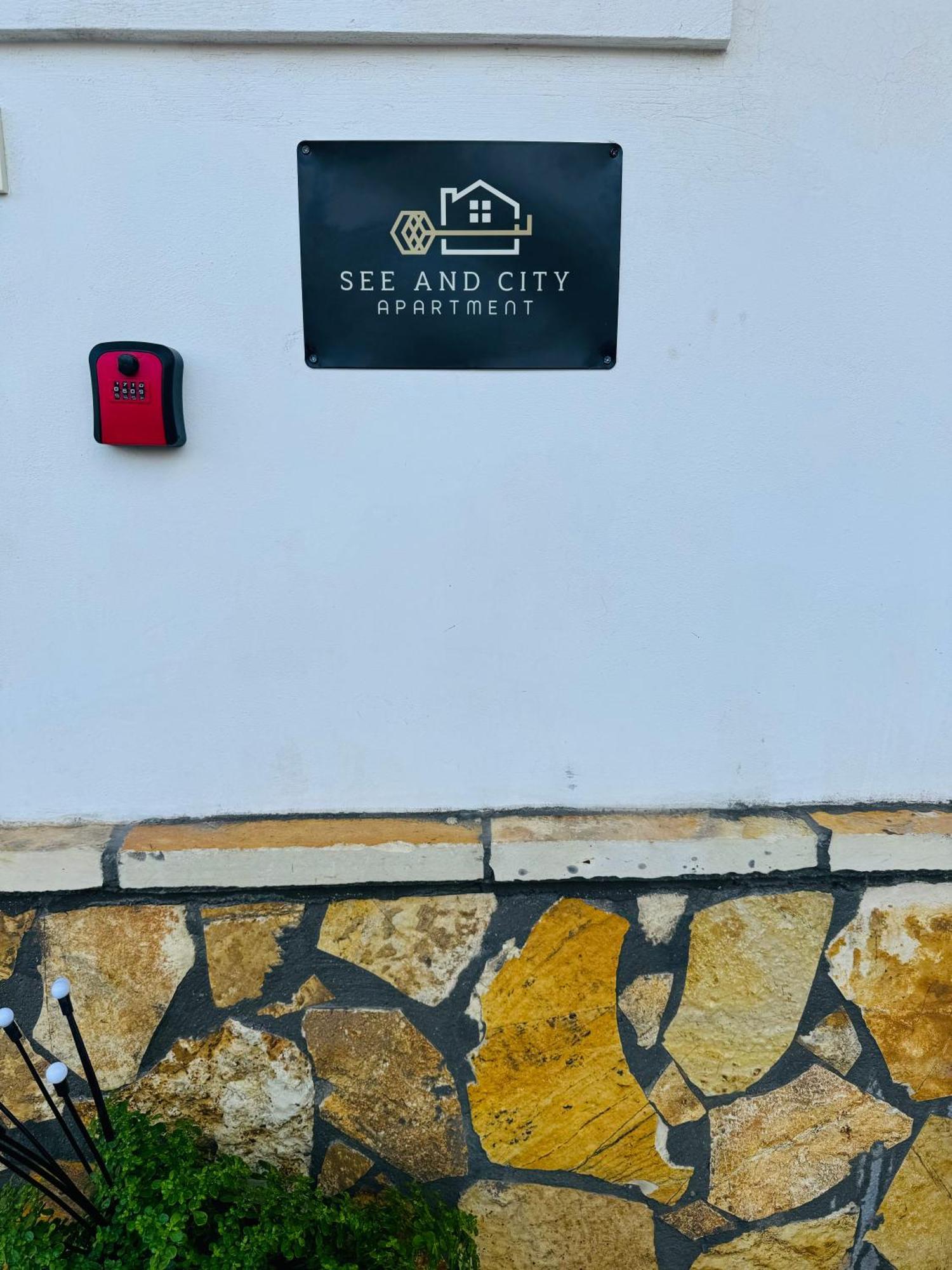 See And City Apartment Aigio Esterno foto